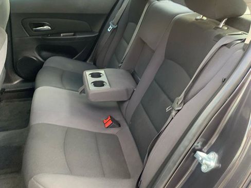 Used 2016 Chevrolet Cruze LT image 8