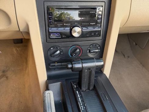 Used 2007 Ford Mustang Premium image 25