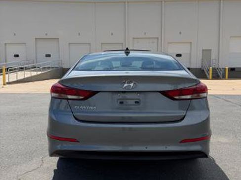 Used 2018 Hyundai Elantra Value Edition FWD image 5