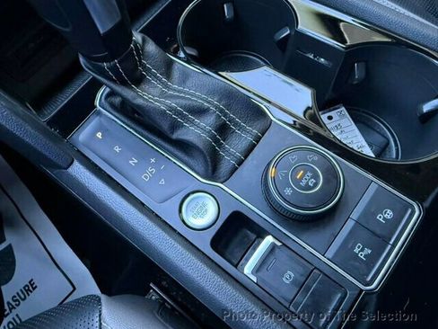 Used 2021 Volkswagen Atlas SEL Premium image 31