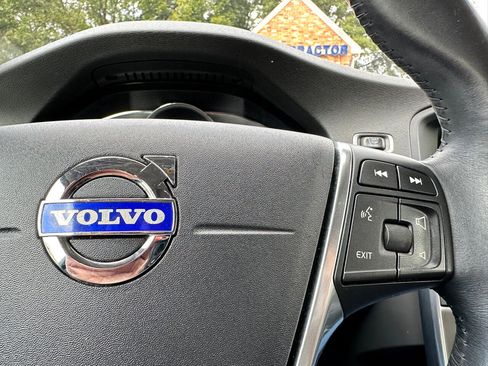 Used 2015 Volvo V60 T5 Platinum image 30