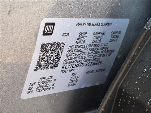 Used 2025 Chevrolet Trax LT w/ LT Convenience Package FWD image 25