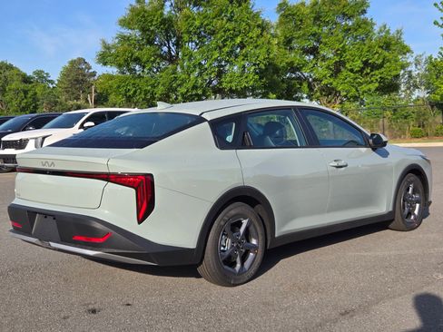 New 2026 Kia K4 LXS FWD image 7