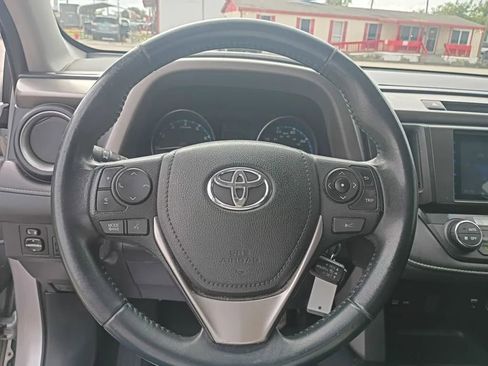 Used 2017 Toyota RAV4 XLE FWD image 14