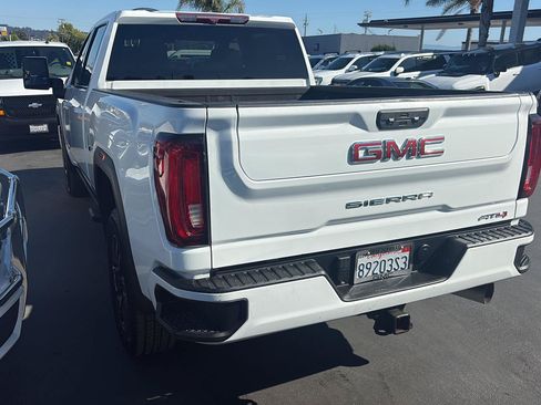 Used 2023 GMC Sierra 2500 AT4 w/ Gooseneck/5TH Wheel Package AWD/4WD image 6