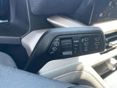 Used 2025 Ford Explorer Active w/ Active Comfort Package AWD/4WD image 17
