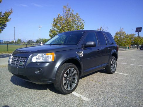 Used 2010 Land Rover LR2 HSE image 28