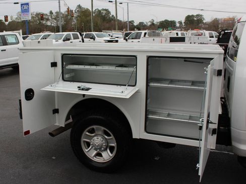 Used 2024 RAM 2500 Tradesman image 17