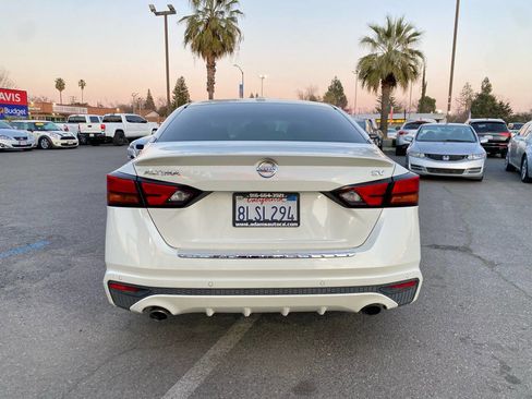 Used 2019 Nissan Altima 2.5 SV image 4