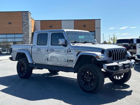 Used 2021 Jeep Gladiator Overland AWD/4WD image 1