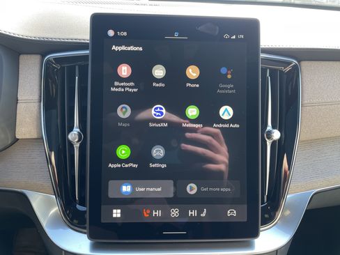 New 2026 Volvo XC90 T8 Plus w/ Protection Package Premier image 17