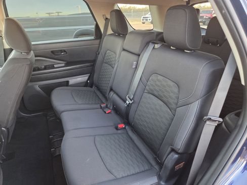 Used 2025 Nissan Pathfinder SV image 21