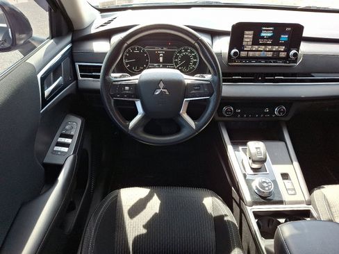 Used 2022 Mitsubishi Outlander ES AWD/4WD image 12