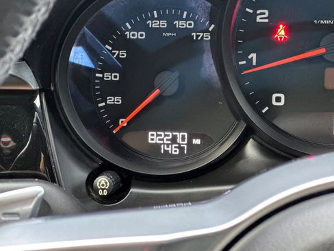 Used 2018 Porsche Macan AWD/4WD image 25