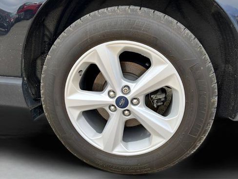 Used 2020 Ford Edge SE image 4