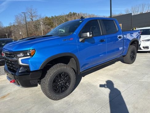 Used 2025 Chevrolet Silverado 1500 ZR2 w/ Technology Package image 10