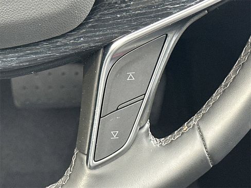 Used 2025 Cadillac XT5 Premium Luxury image 28