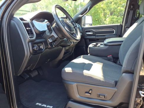 Used 2024 RAM 2500 Big Horn w/ Night Edition AWD/4WD image 13