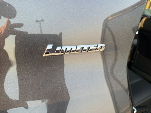 Used 2021 Toyota 4Runner Limited AWD/4WD image 24