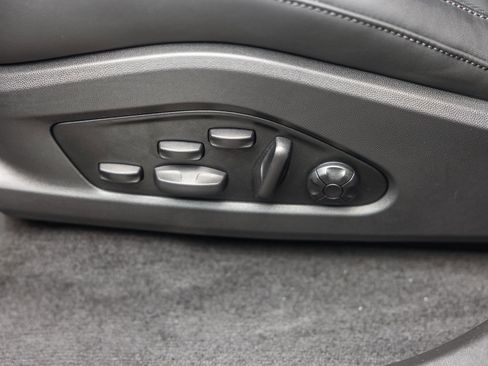 Certified 2025 Porsche Macan 4 Electric AWD/4WD image 22