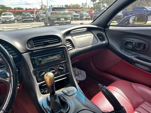 Used 1997 Chevrolet Corvette Coupe RWD image 12