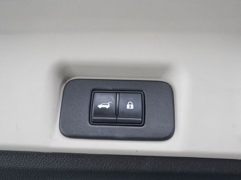 Used 2024 Nissan Ariya AWD image 12