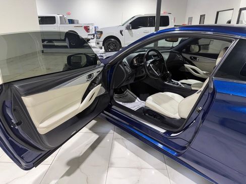 Used 2018 INFINITI Q60 Red Sport 400 w/ Sensory Package 3.0T Sport AWD/4WD image 16