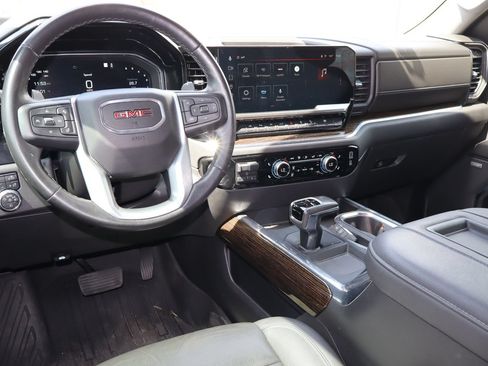 Used 2022 GMC Sierra 1500 Elevation w/ Elevation Premium Package AWD/4WD image 4