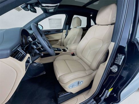 New 2026 Porsche Macan Turbo image 5