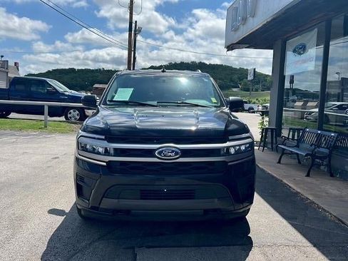 Used 2023 Ford Expedition Max XLT AWD/4WD image 3