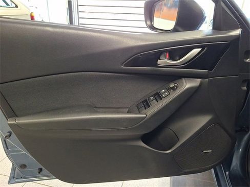 Used 2014 MAZDA MAZDA3 i Touring w/ Technology Package image 12