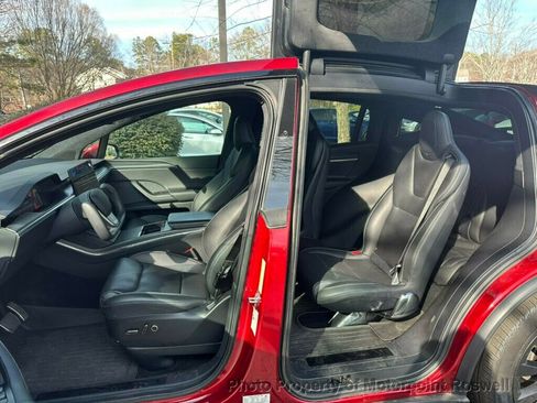 Used 2023 Tesla Model X Plaid image 9