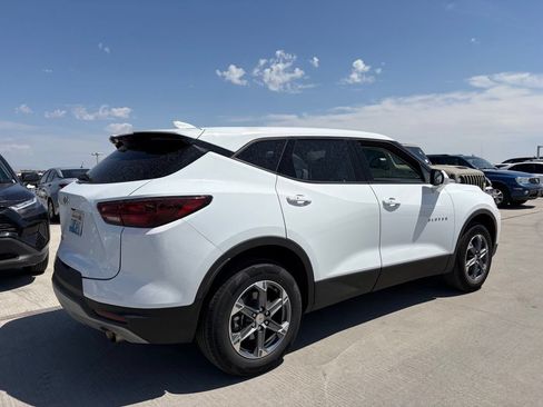 Used 2025 Chevrolet Blazer LT FWD image 2