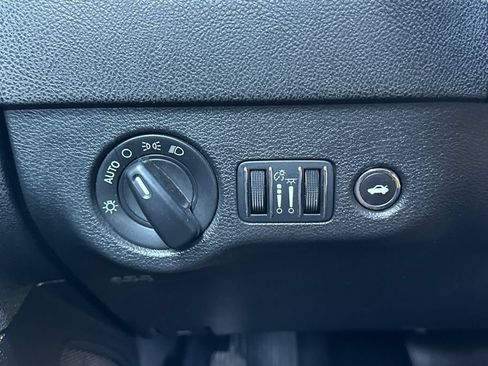 Used 2023 Dodge Charger SXT w/ Blacktop Package RWD image 27