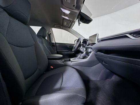 Used 2025 Toyota RAV4 LE image 30