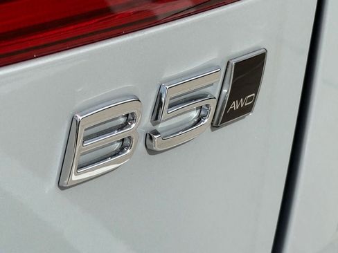 New 2026 Volvo XC60 B5 Ultra w/ Protection Package Premier AWD/4WD image 8