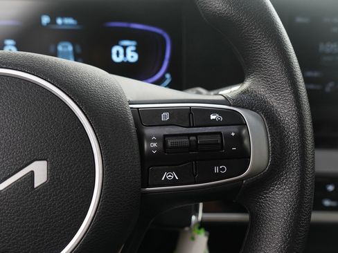 Used 2025 Kia Sportage LX image 25