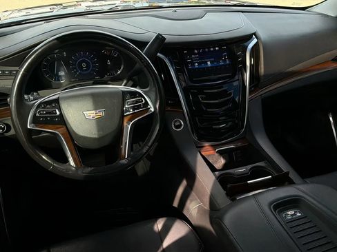 Used 2019 Cadillac Escalade ESV Premium Luxury AWD/4WD image 42