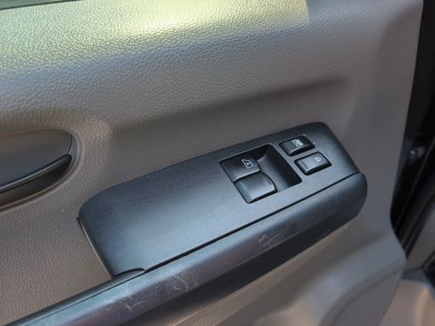 Used 2013 Nissan NV 3500 SL w/ Technology Pkg RWD image 17