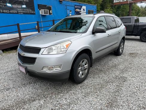 Used 2012 Chevrolet Traverse LS FWD image 4