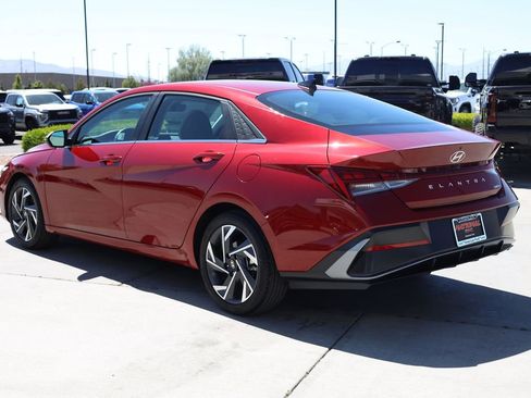 Used 2025 Hyundai Elantra Limited w/ Cargo Package FWD image 4