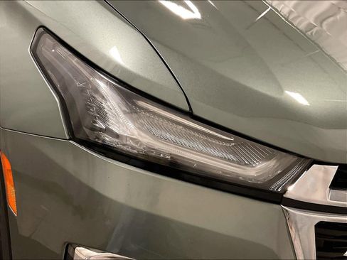 Used 2023 Chevrolet Traverse LT image 33