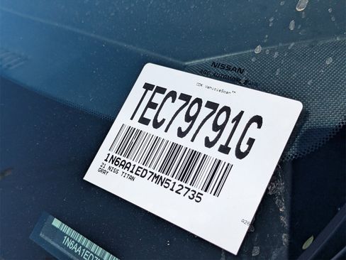 Used 2021 Nissan Titan PRO-4X w/ Pro-4x Convenience Package image 5