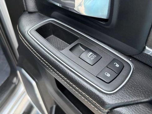 Used 2023 RAM 2500 Laramie AWD/4WD image 40