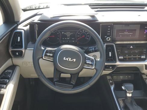 Certified 2023 Kia Sorento EX FWD image 13