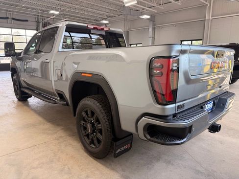 Used 2024 GMC Sierra 3500 AT4 w/ AT4 Premium Plus Package AWD/4WD image 5