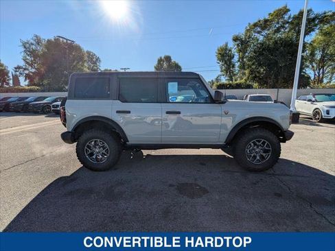 New 2025 Ford Bronco Badlands image 6