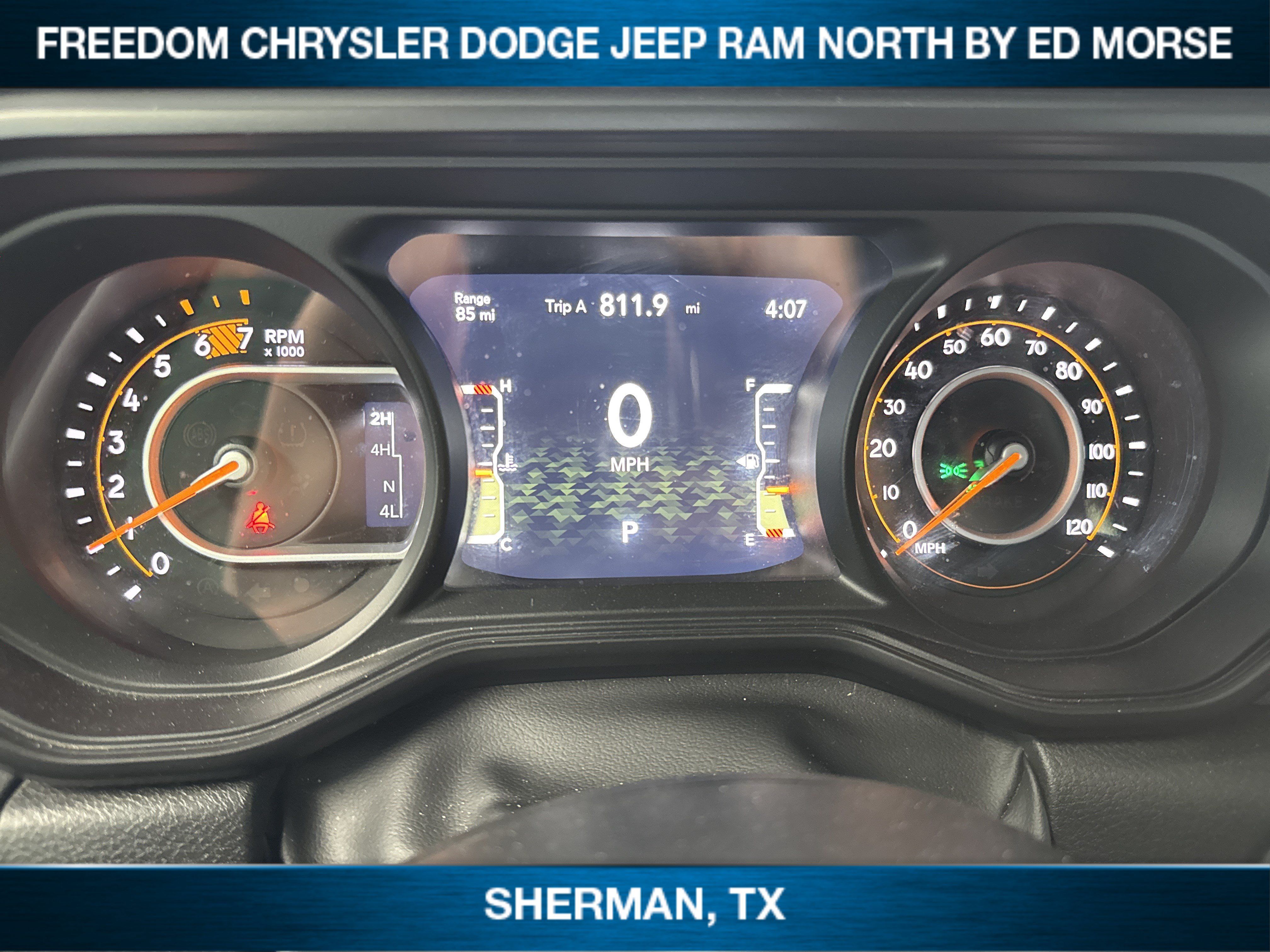 Used 2025 Jeep Wrangler Unlimited Rubicon AWD/4WD image 12