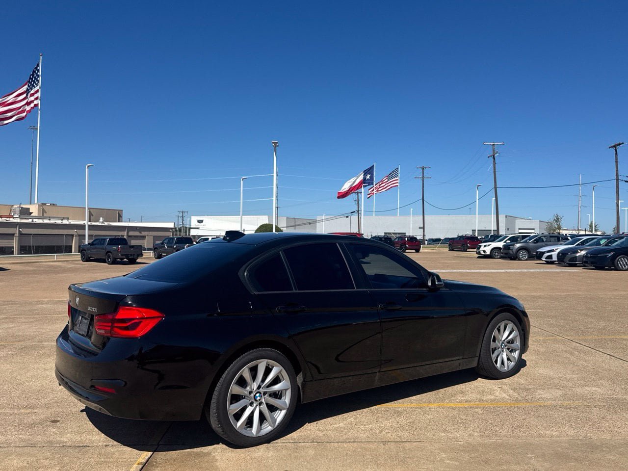 Used 2018 BMW 320i xDrive Sedan AWD/4WD image 26