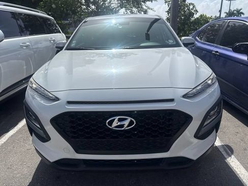 Used 2020 Hyundai Kona SE FWD image 2